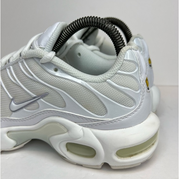 Nike Air Max Plus Womens Triple White 2021 DM2362-100 Sz 7.5M No Box Exc… - Picture 10 of 15
